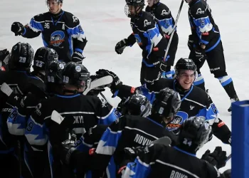 Шторм закинув десять шайб у ворота Крижинки в чемпіонаті України | Хокей |
