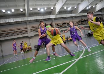 Відбулись стартові матчі чемпіонату України ВЮБЛ серед юнаків 2010 року — Федерація баскетболу України