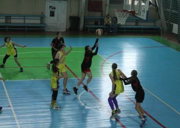 ВЮБЛ серед дівчат 2011 року: Збірна Харківської області-ХАІ виграла три матчі в Івано-Франківську — Федерація баскетболу України