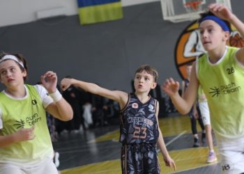 ВЮБЛ серед юнаків 2013 року: вінницька МСДЮСШОР виграла домашній тур — Федерація баскетболу України