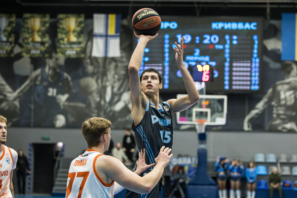 Домашня перемога Дніпра в кубковому матчі проти Кривбаса: фотогалерея