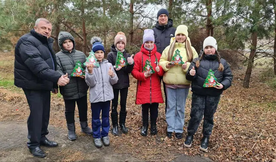 Як зустріли Різдво діти прифронтової Донеччини: ФОТО