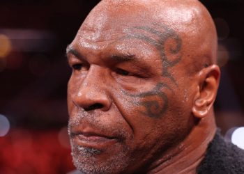 Майк Тайсон рассказал, на кого он ставит в реванше Усик — Фьюри — Спорт ):Бокс