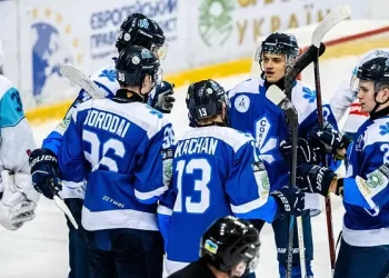 Сокіл обіграв Шторм у матчі чемпіонату України | Хокей |