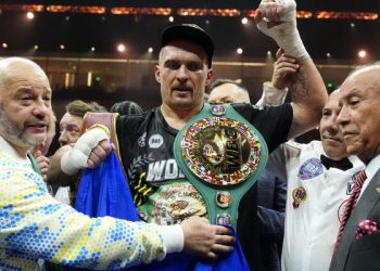 Усик показал свою форму перед реваншем с Фьюри — Спорт ):Бокс