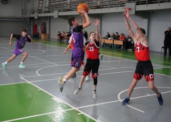 ВЮБЛ серед юнаків 2011 року: черкаська КДЮСШ-1 виграла тур в Чернівцях — Федерація баскетболу України