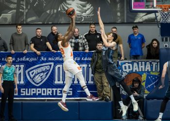 БК Дніпро вдома впевнено виграв у Кривбаса: відео коментарів після матчу — Федерація баскетболу України