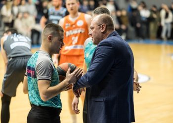 Дніпро в домашній грі здолав Черкаські Мавпи: відео коментарів — Федерація баскетболу України