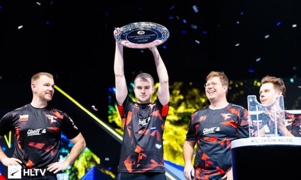 Латвієць з FaZe Clan посів 8 місце у рейтингу найкращих за минулий сезон