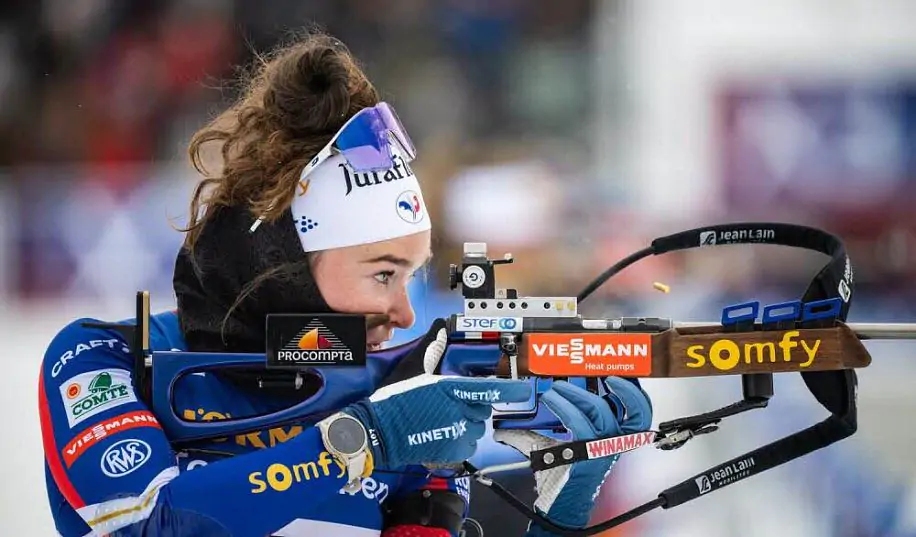 Лу Жанмонно выиграла женскую гонку преследования в Оберхофе, Дмитренко  – в топ-30
