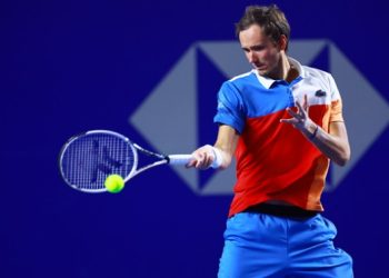 Медведев убрал российский флаг из профиля — Теніс