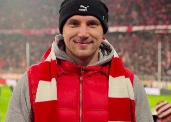 Непобежденный украинский боксер стал свидетелем разгромной победы Баварии — Спорт ):Бокс