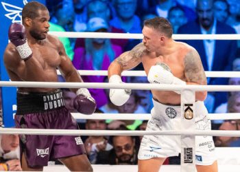 «Он даже не схватился за яйца»: Дюбуа вспомнил удар ниже пояса в бою с Усиком — Спорт ):Бокс