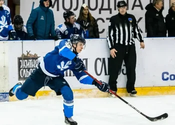 Сокіл закинув шість шайб у ворота Дніпра в чемпіонаті України | Хокей |