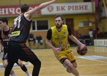 Старий Луцьк вперше в сезоні обіграв Черкаські Мавпи — Федерація баскетболу України