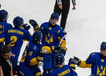 Україна в божевільному матчі чемпіонату світу U-20 здолала Італію | Хокей |