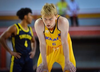 Українці за кордоном: Кобзистий дебютував в NCAA — Федерація баскетболу України