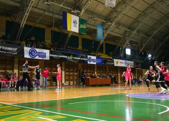 ВЮБЛ серед дівчат 2011 року: в Івано-Франківську відбулись чотири матчі першого етапу — Федерація баскетболу України