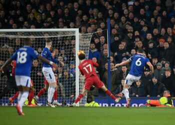 «Эвертон» Миколенко остановил «Ливерпуль» в дерби АПЛ