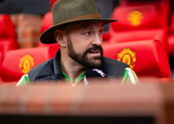 Фьюри встретился с легендой своего любимого футбольного клуба — Спорт ):Бокс