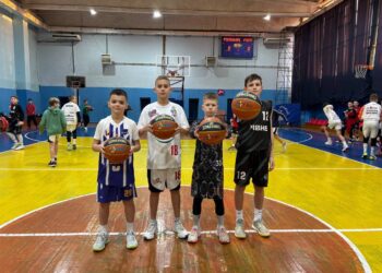 Команди ВЮБЛ почали отримувати офіційні м’ячі від ФБУ та Spalding — Федерація баскетболу України