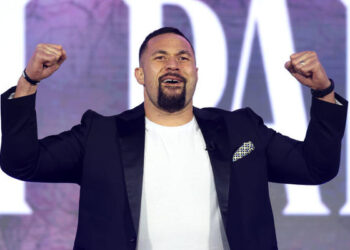 «Есть много вещей за кулисами»: Паркер высказался о вероятности боя с Усиком — Спорт ):Бокс