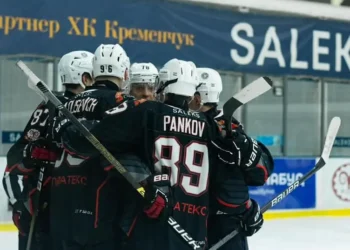 Кременчук закинув вісім шайб у ворота Крижинки в чемпіонаті України | Хокей |
