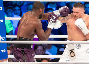 Промоутер назвал стадион, где может пройти реванш Усик — Дюбуа — Спорт ):Бокс