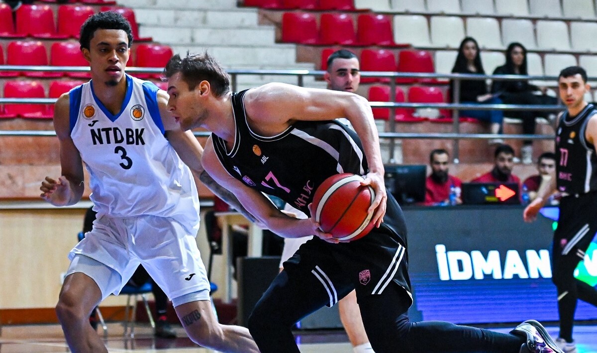 Українці за кордоном: Войналович набрав 12 очок в Азербайджані, Герун допоміг Осаці виграти в Японії