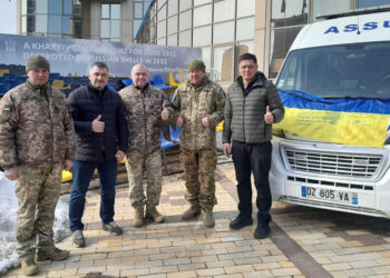 Українська Прем’єр-Ліга та LUkraine передали авто швидкої допомоги для військового госпіталю