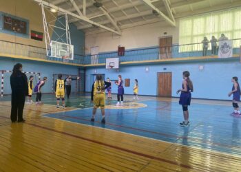 ВЮБЛ серед дівчат 2013 року: в Нововолинську зіграли два матчі — Федерація баскетболу України