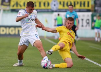 Дубль Волошина помог «Динамо» стать первым финалистом Кубка Украины