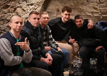 Гравці Старого Луцька зробили великодні прикраси для людей з інвалідністю — Федерація баскетболу України