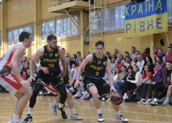 Рівне виграв домашній матч півфіналу та повернув серію до Києва: фотогалерея — Федерація баскетболу України