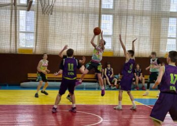 ВЮБЛ серед юнаків 2010 року: в Чернігові господарів обіграли столичну ДЮСШ-1 — Федерація баскетболу України
