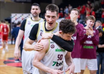 Дабл-дабл Ковляра вивів його клуб в півфінал чемпіонату Литви — Федерація баскетболу України