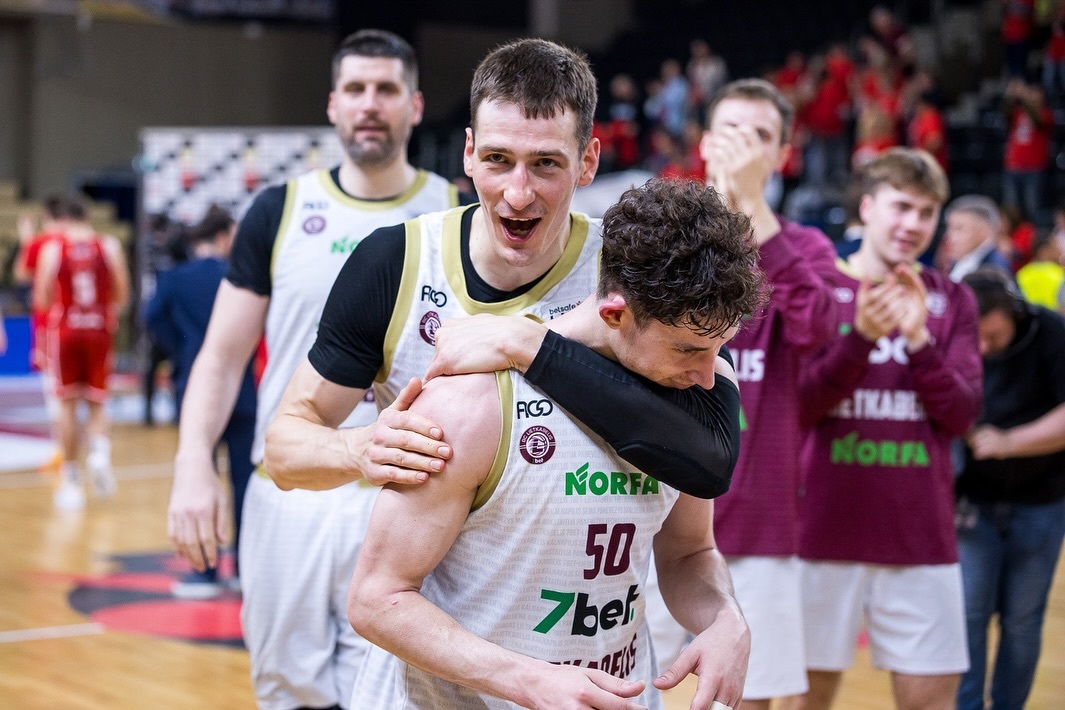 Дабл-дабл Ковляра вивів його клуб в півфінал чемпіонату Литви