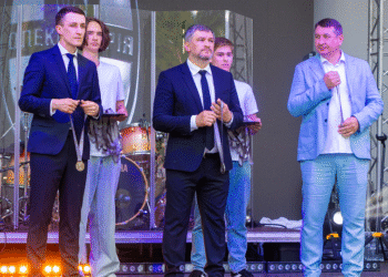 Президент і спортивний директор УПЛ та технічний директор УАФ нагородили «Олександрію» медалями