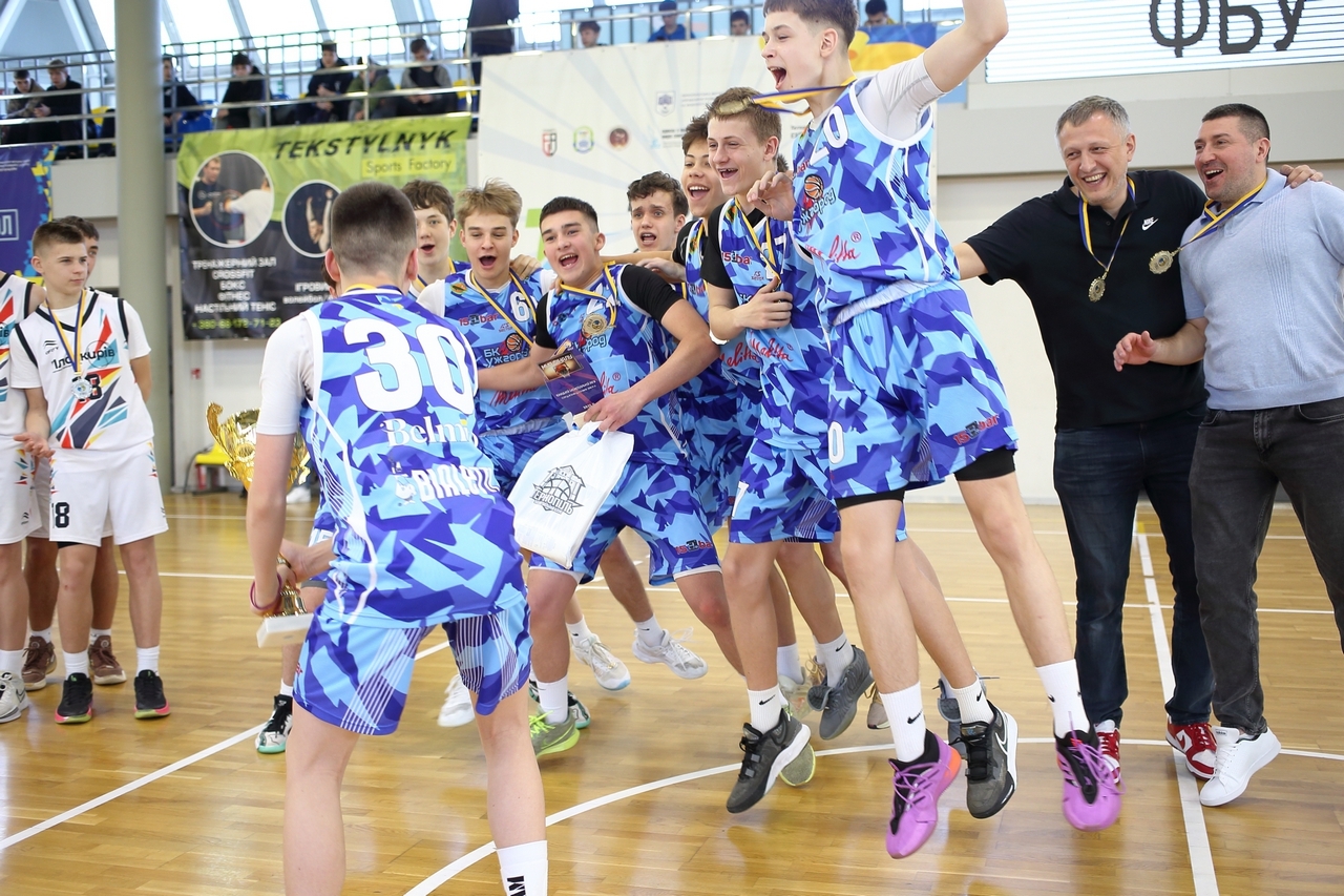 Тернопіль прийняв Фінал шести серед юнаків 2010 року: велика фотогалерея