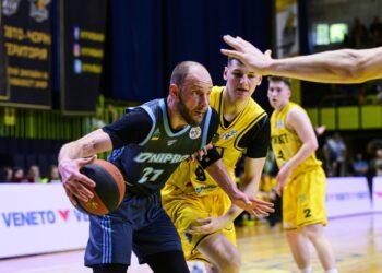 Тимофеєнко виграв у Буренко битву в історичному рейтингу Суперліги за реалізованими триочковими — Федерація баскетболу України