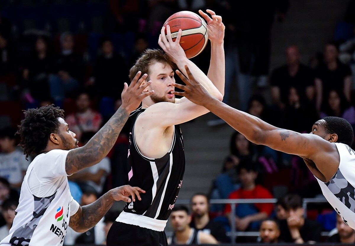 Українці за кордоном: Войналович став чемпіоном Азербайджана, у Новицького 14 очок в Латвії