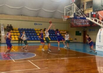 ВЮБЛ серед юнаків 2011 року: чернівецька ДЮСШ-1 і дніпровська СДЮСШОР-5 вийшли в півфінал — Федерація баскетболу України