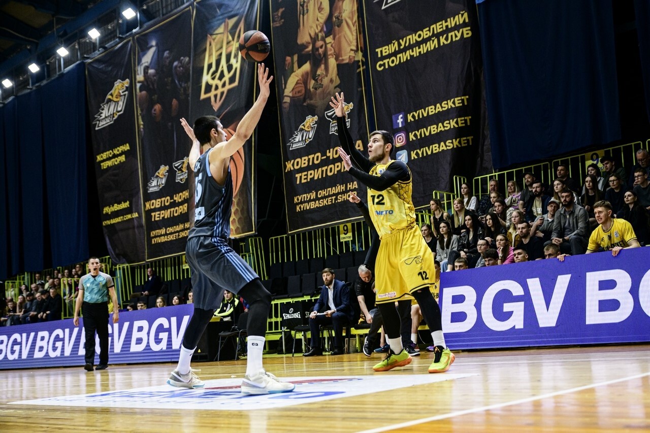 Денис Клевзуник залишається в Київ-Баскеті
