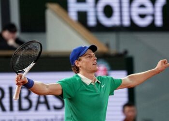 Джокович уступает в полуфинале Ролан Гаррос первой ракетке мира — Теніс