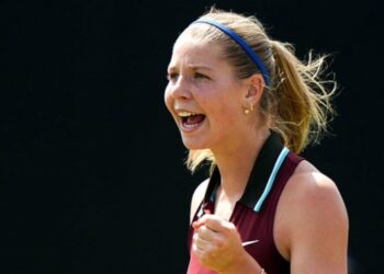 Рожденная россиянкой теннисистка полезла драться с соперницей после матча — Теніс