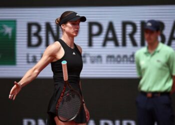 Свитолина завершила выступление на Ролан Гаррос, проиграв Свентек — Теніс