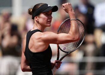 Украинка совершила камбэк в поединке с Паолини и пробилась в четвертьфинал — Теніс