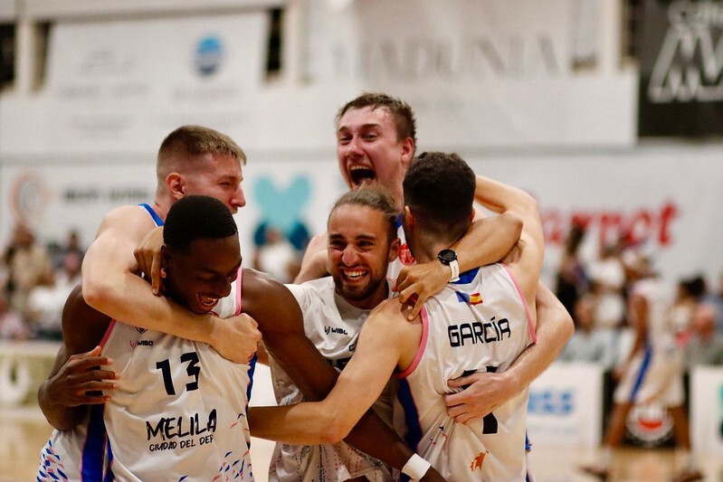 Українці за кордоном: Кличко зіграє у фіналі, успіх команди Крутоуса та Павлова