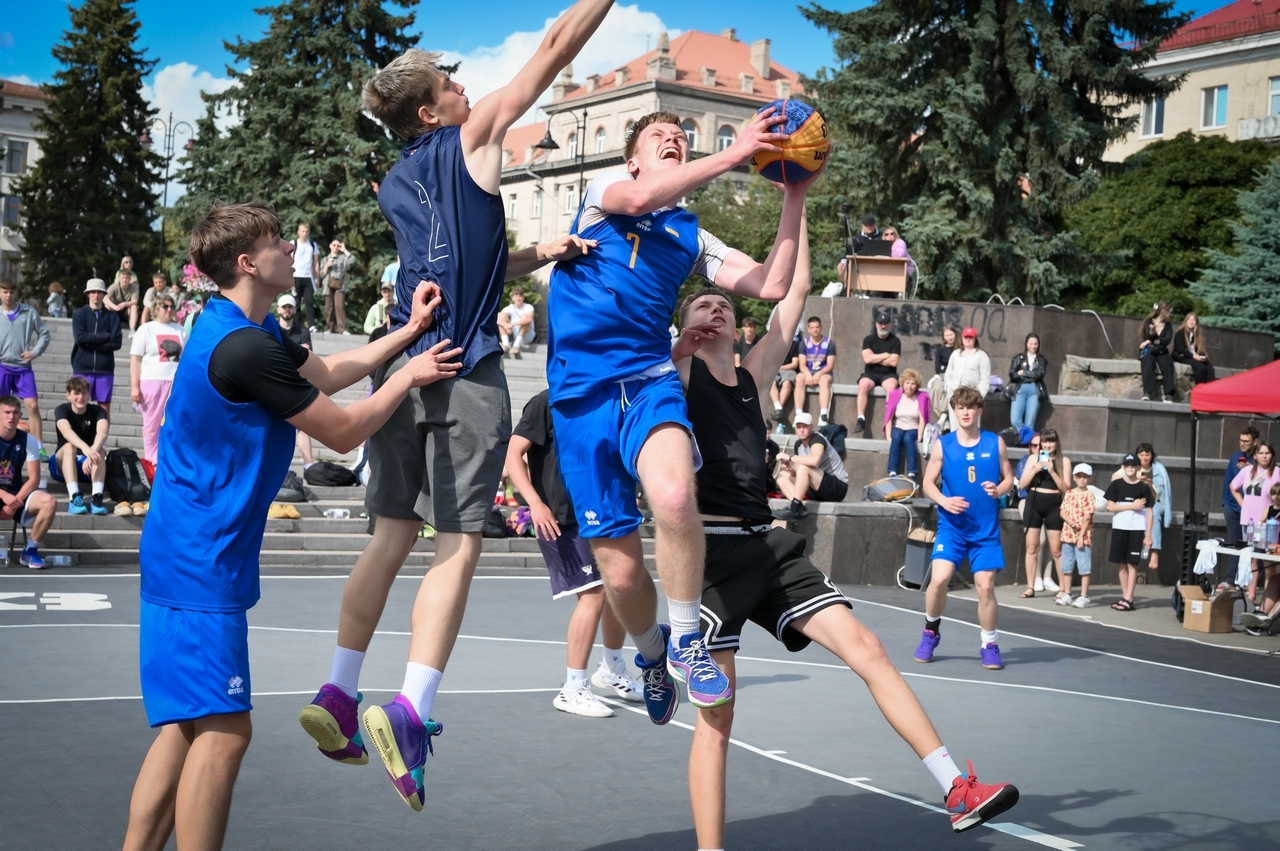 Збірна України U-18-2 та Буковельник U-16 перемогли на першому етапі чемпіонату України 3х3: фотогалерея