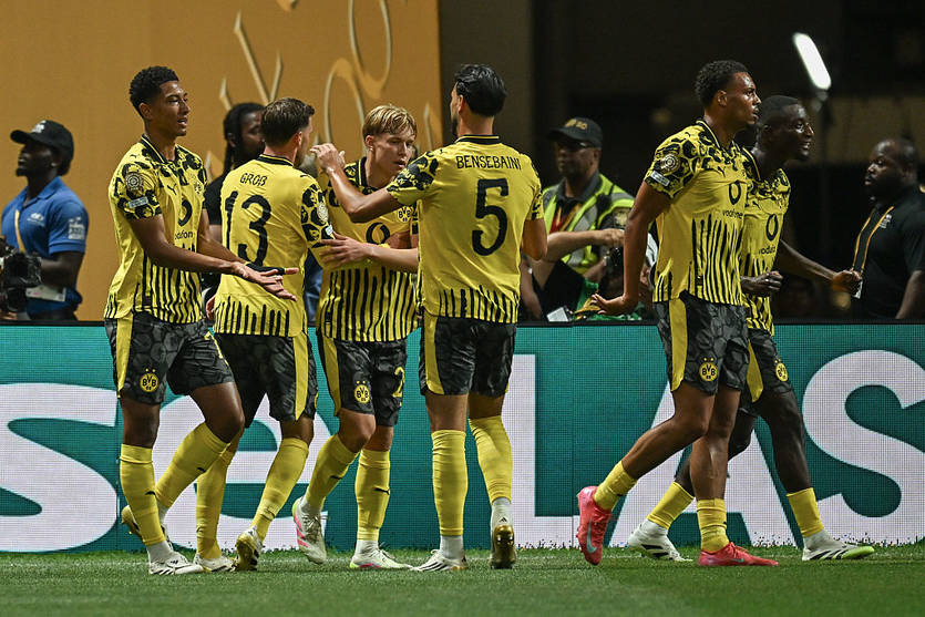 Дубль Гирасси. «Боруссия» (Дортмунд) переиграла мексиканский «Монтеррей» и пробилась в 1/4 финала КЧМ-2025